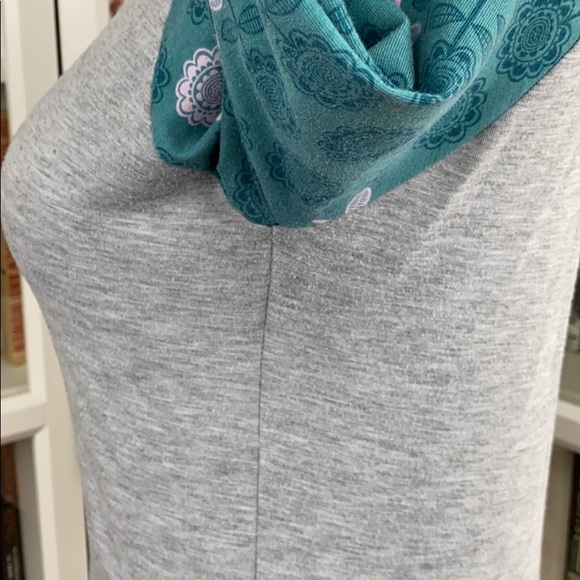 LuLaRoe Randy Gray Floral Print 3/4 Sleeve Tunic - Picture 12 of 15